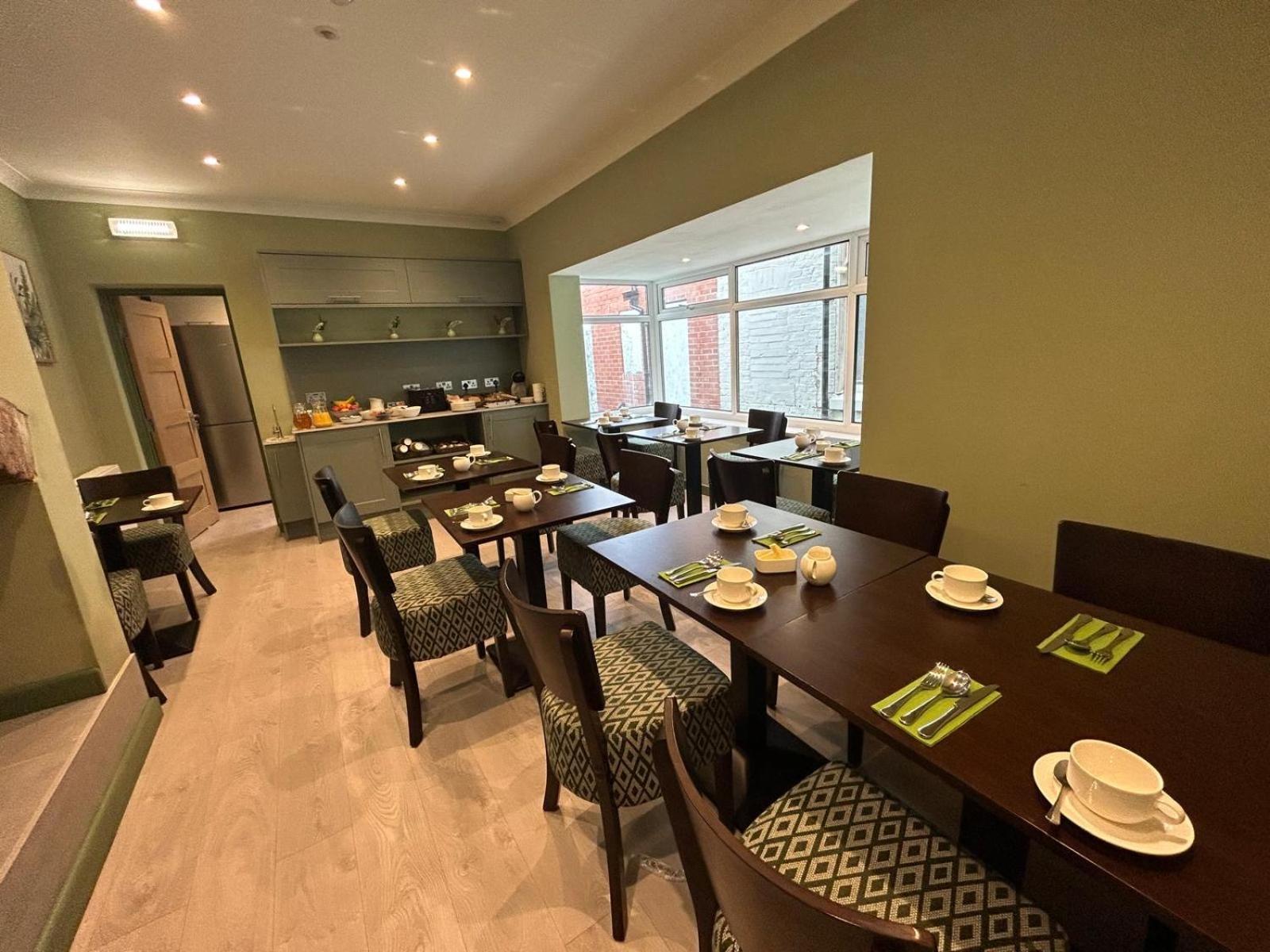 Hamilton Court Hotel Hoole Chester Eksteriør bilde